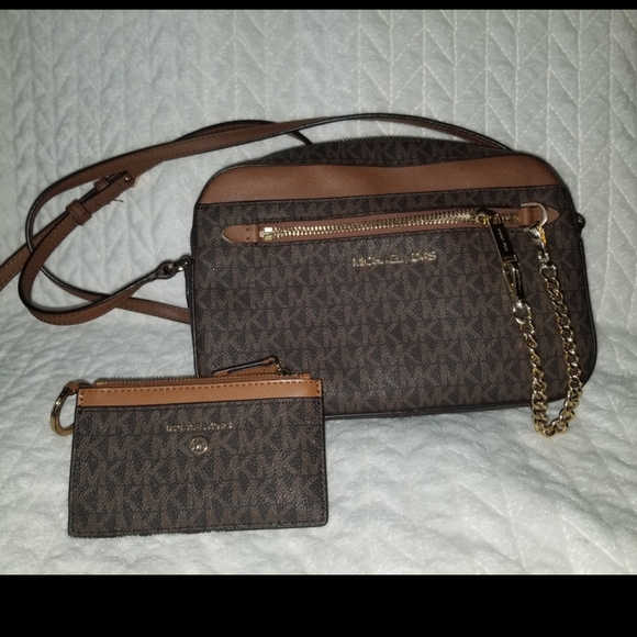 Michael Kors Shoulder Bag & Wallet - Picture 1 of 9